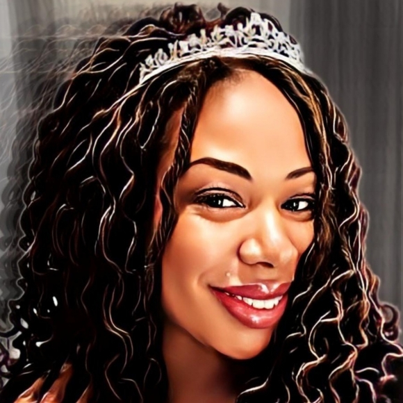 Meet your Posher, LaTara - Picture 2 of 2